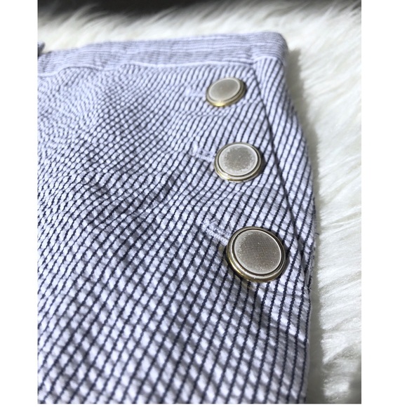 🌸J. Crew seersucker mini skirt with buttons - Picture 2 of 4